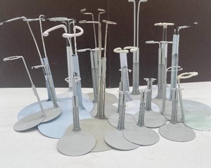lot 179 image: Lot of 22 Dolls Stands