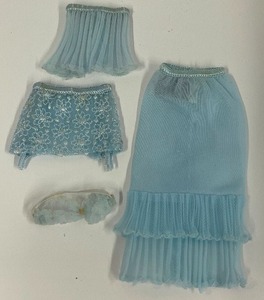 lot 176 image: Barbie #919 Fashion Undergarments 1959-62 Complete