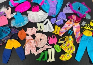 lot 198 image: Lot of Vintage 1980s-1990s Barbie Clothing