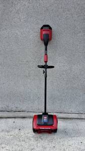 lot 1 image: Toro   NEW -Toro 60 V MAX Cordless Power Shovel  Battery & Charger Included