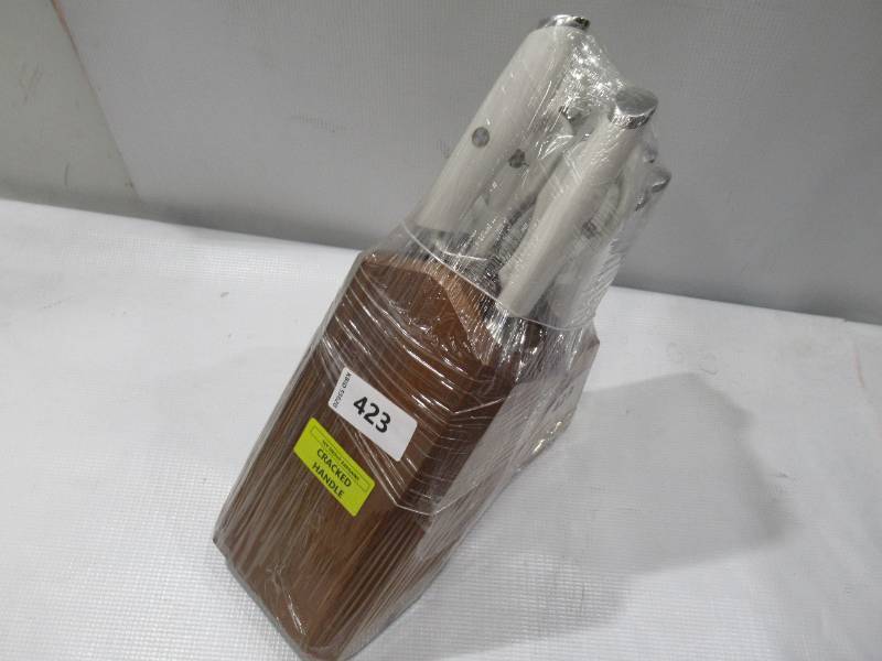 lot 423 image: Cangshan Alps Series 1026665 German Steel Forged 12-Piece Knife Block Set, Acacia (White) - Cracked Handles