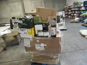 lot 105 image: Pallet of Store Overstock Store and Ecommerce Product - NEW Halloween Costumes