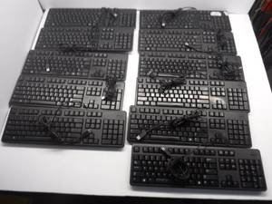 lot 10 image: Dell Wired USB Keyboard  Approximately 11 