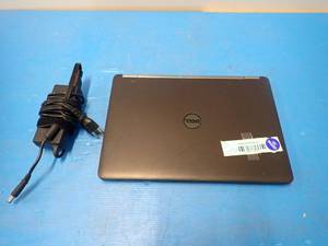 lot 40 image: Dell&nbspLatitude E7470 Laptop &nbspINTEL CORE I5-6300U 2.50 Ghz  8GB DDR4 SDRAM  256GB HDD  14 screen with 1920 x 1080 HD Resolution  NO BATTERY  Includes Charger 