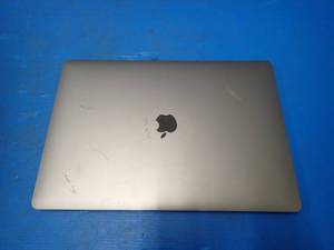 lot 50 image: Apple&nbspA1990 MacBook Pro 15,1 &nbspINTEL CORE I7-9750H 2.6 Ghz  32GB DDR4 RAM  500GB HD  15.4 screen with 2880 x 1800 HD Resolution  Includes IOS and Charger  keymarks on screen