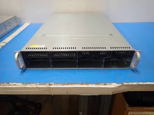 lot 28 image: SuperMicro&nbspCSE-825 Server