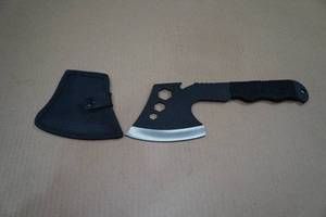 lot 18 image: Columbia Carbon Steel Camp Axe