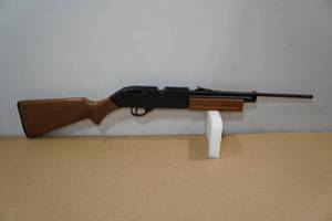 lot 20 image: Crossman 760 Pellet Rifle