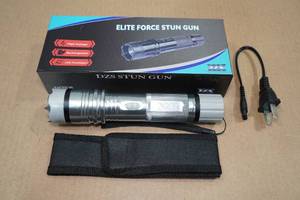 lot 36 image: Elite Force Stun Gun Flashlight