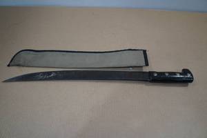 lot 72 image: Machete