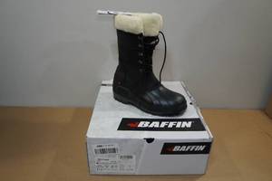 lot 123 image: Baffin Womens Maple Leaf Winter Boots -Size 8