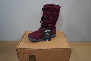 lot 124 image: Baffin Womens Light Winter Boots -Size 7