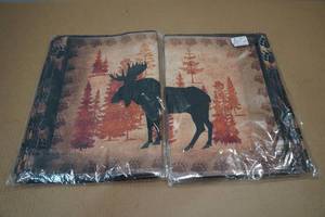 lot 136 image: 8 Moose Table Place Mats