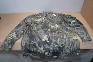 lot 183 image: Camo Button-Up Shirt -Medium