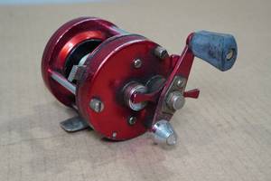 lot 185 image: Vintage Abu Garcia Ambassadeur 5000A Baitcasting Fishing Reel