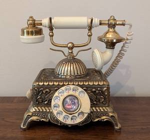 lot 28 image: Vintage Brass Rotary Phone