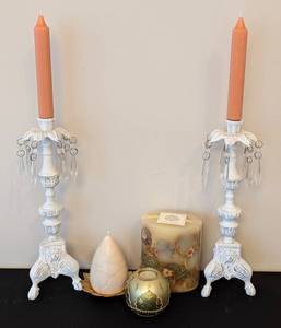 lot 98 image: Variety of Decorative Candleholders