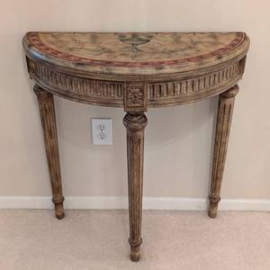 lot 85 image: Petite Elegant Crescent Accent Table