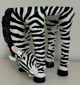 lot 62 image: Wooden Painted Zebra Plant Stand  Small Accent Table