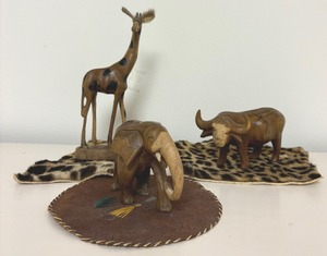 lot 77 image: Vintage Hand Wood Carved African Animal Figurines