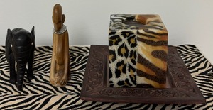 lot 78 image: Beautiful Hand Carved Wooded African Figurines and More