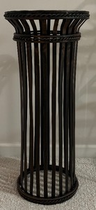 lot 83 image: Beautiful Tall Black Rod Iron Round Plant Stand