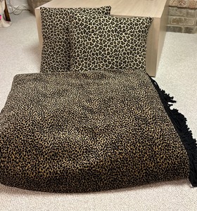 lot 123 image: Two COZY Pier1 Cheetah Print Throw Pillows and Large Throw Soft Brown Blanket