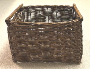 lot 129 image: Beautiful Dark Brown Woven Basket