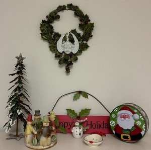 lot 133 image: Beautiful Christmas Decor  Wreathe, Trees, Spoon Holder. Picture Holder and More