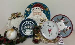 lot 135 image: Christmas Decor