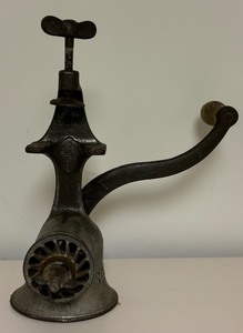 lot 171 image: L.F.&C New Brittan Conn, USA  Vintage Universal Food Chopper