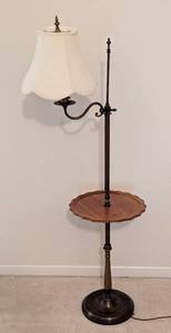lot 106 image: Vintage Floor Table Lamp