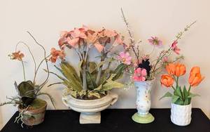 lot 118 image: Variety of Faux Floral Arrangements