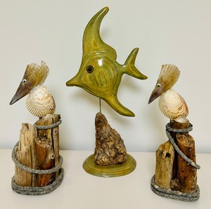 lot 147 image: Beautiful Tropical Decor