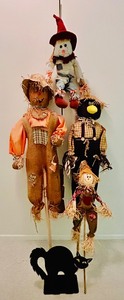 lot 153 image: Amazing Halloween  Fall Decor