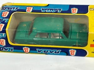 lot 40 image: Lada VAZ BA3 2101 Green Diecast Car 143 Scale Vintage Russian CCCP USSR