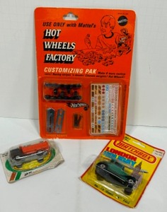 lot 22 image: Redline Hotwheels Factory Sealed Accessories Pak, Matchbox Model Ford & Ja-Ru Dumptruck