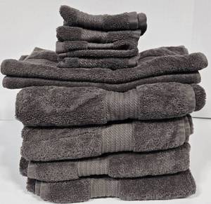lot 249 image: Ralph Lauren Cotton Bathroom Towels 