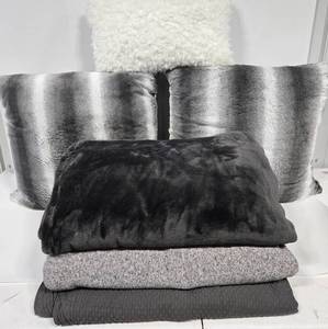 lot 251 image: Queen Matelass Coverlet, Blankets & Accent Pillows 