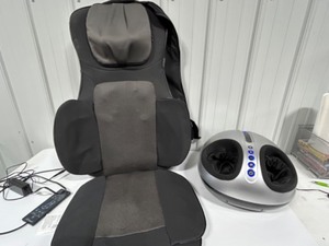 lot 201 image: MASSAGE ANYONE Snailax Shiatsu Back & Booty Massager w Foot Massager