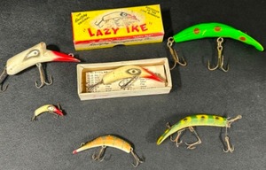 lot 316 image: Vintage Lot of Wood KAUTZKY LAZY IKE Fishing Lures Including The Original, The Flat Fish, The Fly & More - Qty 6