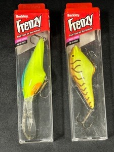 lot 320 image: Vintage BERKLEY Frenzy Crankbiat Fishing Lures New In Boxes