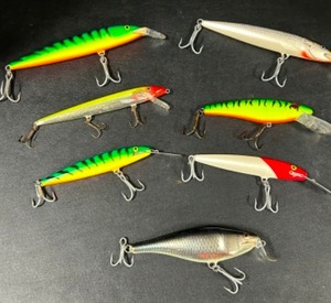 lot 321 image: RAPALA Magnum & Sinking Magnum Crankbait Large FISHING LURES