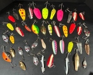 lot 348 image: Huge Lot - Spoons, Daredevil, Lucky Strike, Medic Spoon, Aqua Spoon, Mepps, Len Thompson, Little Cleo & More