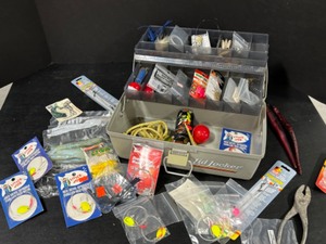lot 353 image: LID LOCKER Tackle Box Full of  New and Used Fishing Items