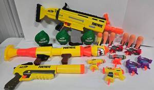 lot 344 image: Lot of FORTNITE Nerf Gun Play & Green Trees