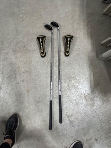 lot 377 image: Pair of KING COBRA Baffler 2R & 4R Golf Club Drivers with Protective Sleeves