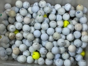 lot 395 image: BUCKET of BALLS Huge Lot of Golf Balls In a Bucket #2