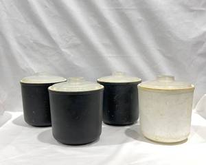 lot 458 image: Cold Crocks