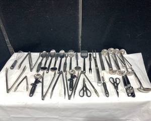 lot 387 image: Utensils